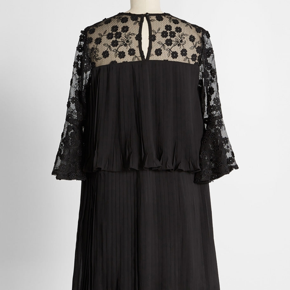 NWT ModCloth Dauntless Dahlias Tiered Mini Dress